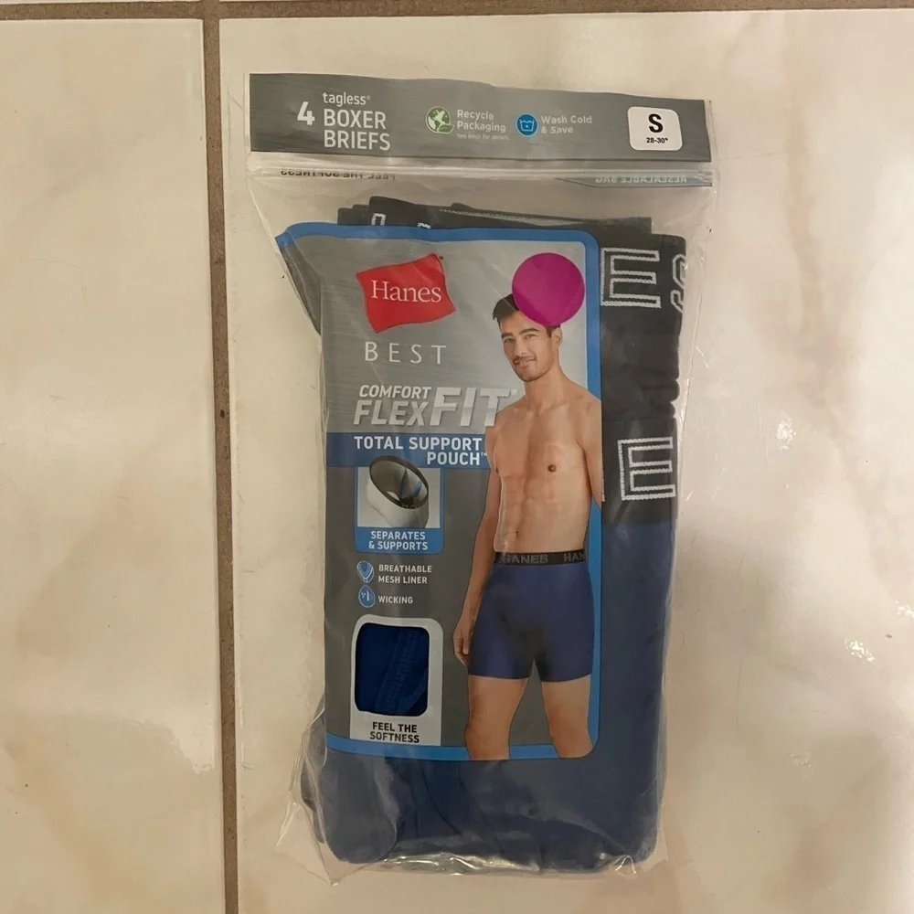 NWT Mens Hanes Boxer Briefs Size Small 27-30​​​​​​​